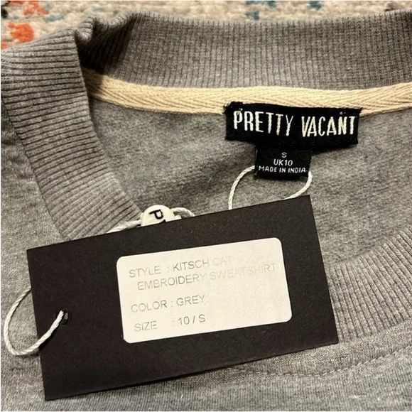 NWT Kitschy Kitty Embroidered Sweatshirt Size Small - Picture 4 of 15